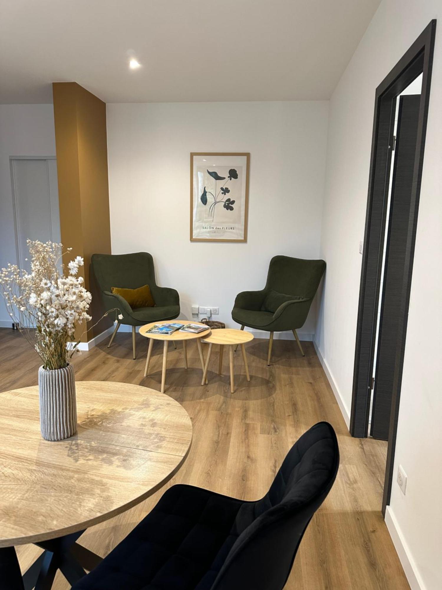 Appartement De La Gare Ремирмонт Екстериор снимка