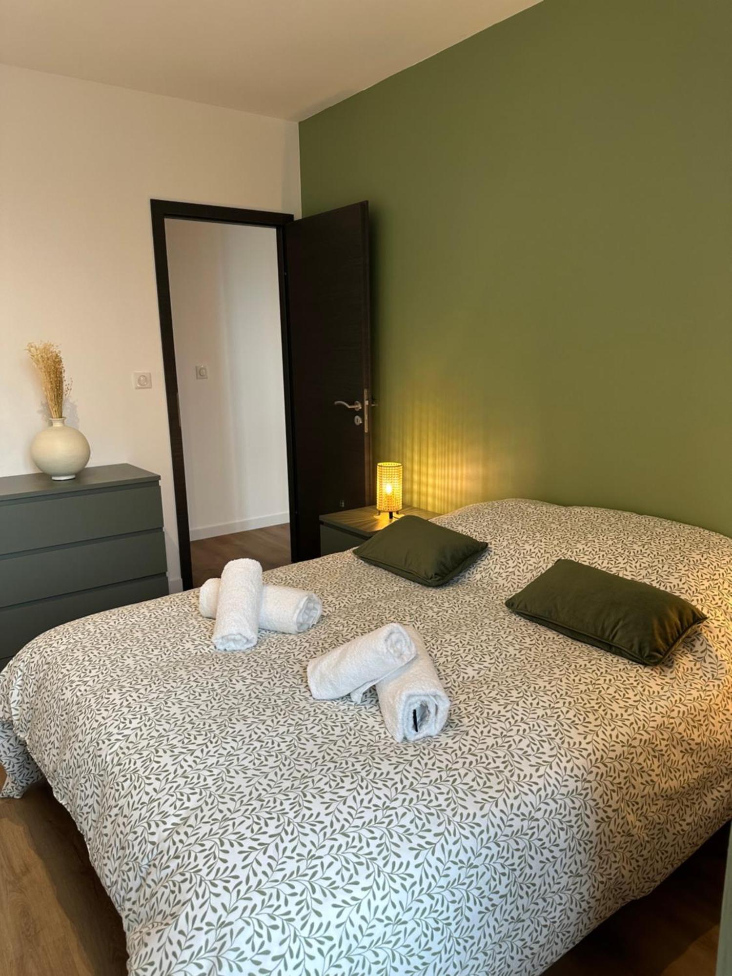 Appartement De La Gare Ремирмонт Екстериор снимка