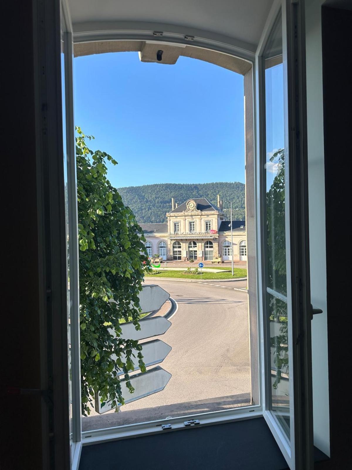 Appartement De La Gare Ремирмонт Екстериор снимка