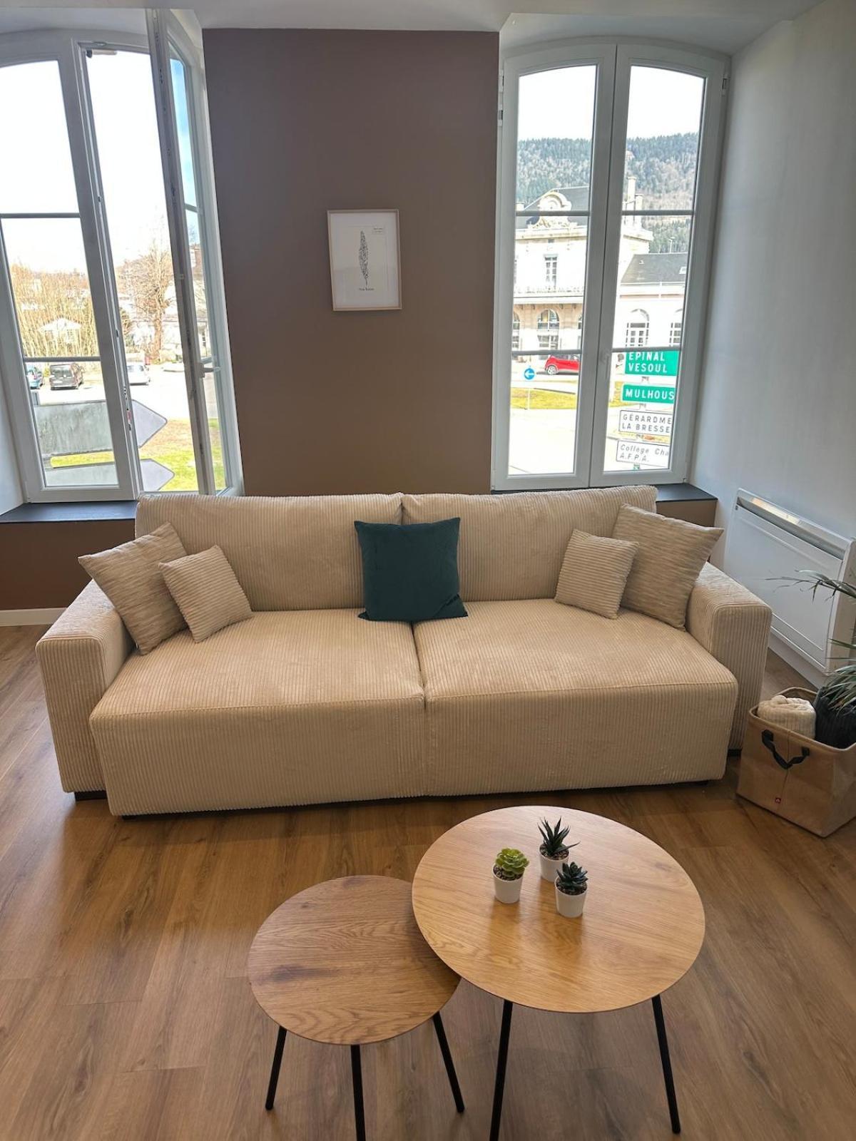 Appartement De La Gare Ремирмонт Екстериор снимка
